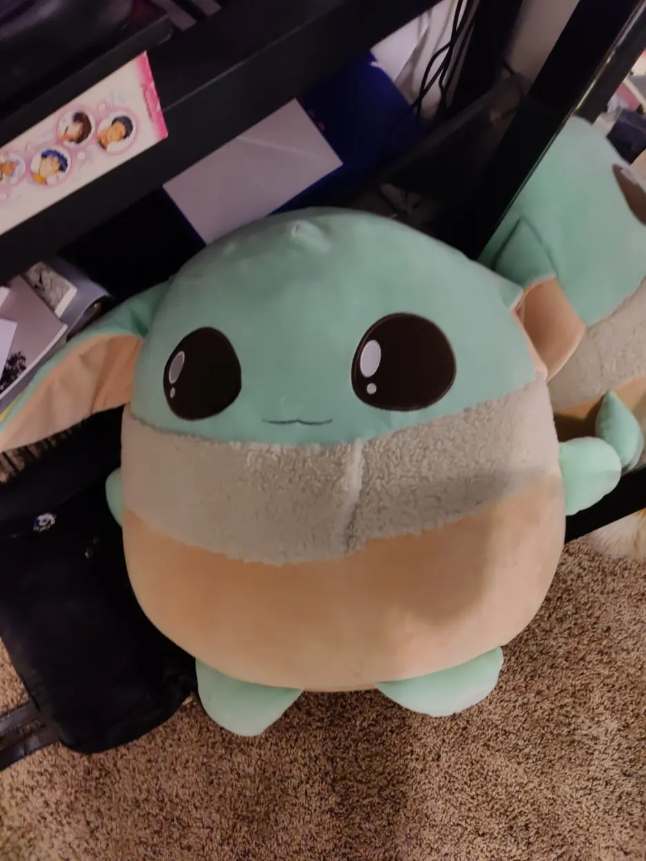 grogu from the mandalorian, huge plush of him